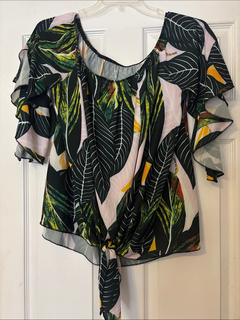 Women’s Black Tropical Print Tie-Front Blouse